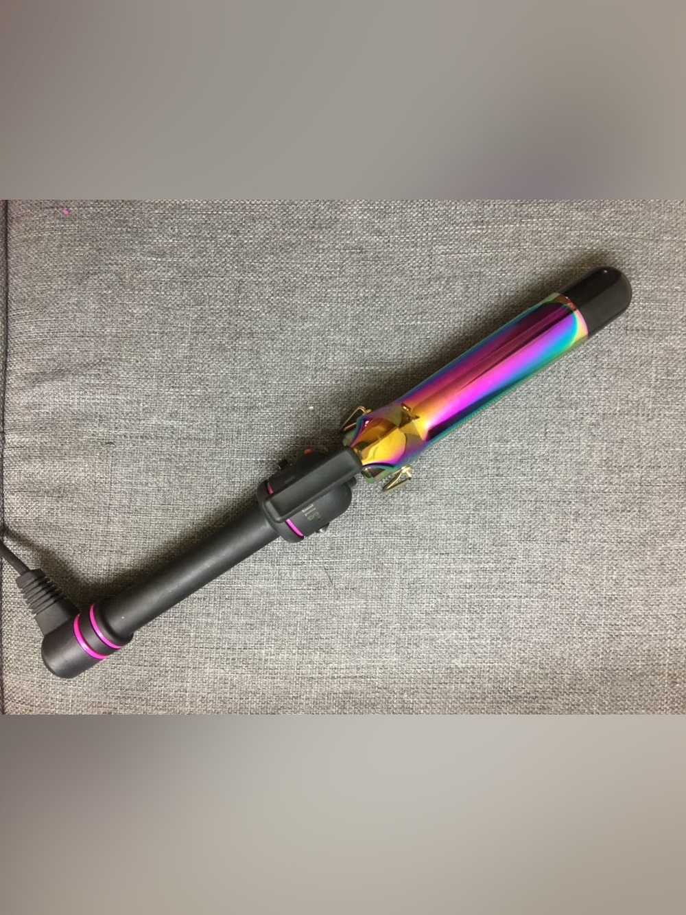 Iridescent HOT TOOLS Curling Iron